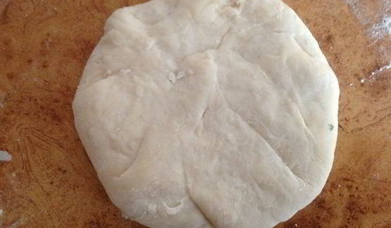 лепешки на минеральной воде с зеленью и сыром