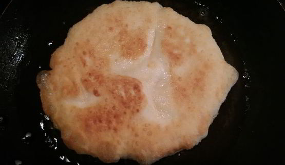 лепешки с яичницей и рукколой