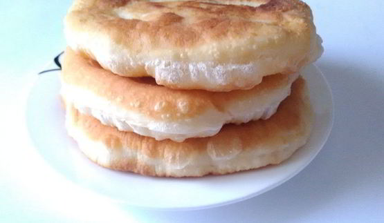 лепешки с яичницей и рукколой