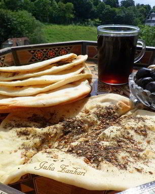 Манаиш-лепешки с сыром и кунжутом, заатаром