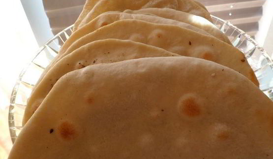 манаиш-лепешки с сыром и кунжутом, заатаром