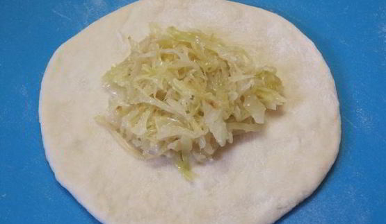 постные лепешки с капустой