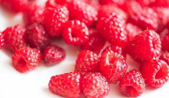 сладкая фокачча с лавандой, малиной и абрикосами