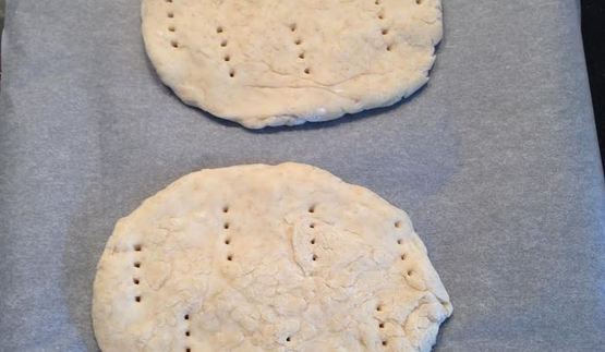 сладкая фокачча с лавандой, малиной и абрикосами