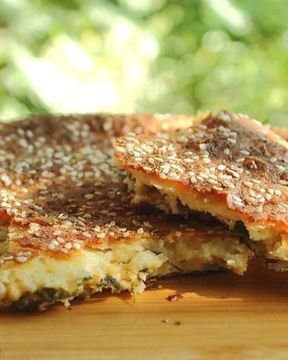 Творожная лепешка с начинкой из сыра