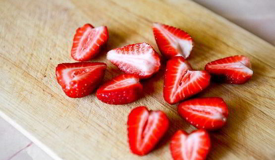 банановые маффины с клубникой