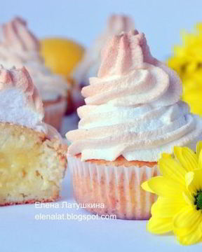 Лимонные маффины с курдом и меренгой
