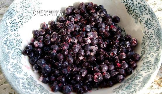 маффины с черникой и миндалем