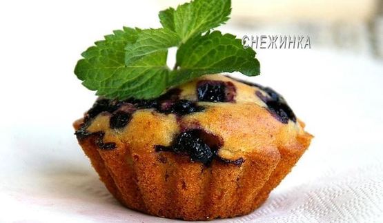 маффины с черникой и миндалем