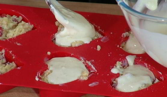 маффины с красной смородиной