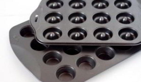 маффины с посыпкой и ванильной глазурью