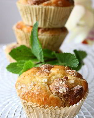 Маффины с ревенем и марципаном