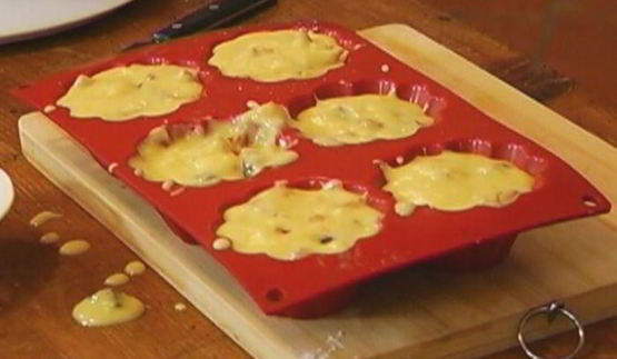 маффины с сухофруктами и фисташками