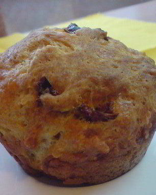 Маффины с сыром и вялеными помидорами