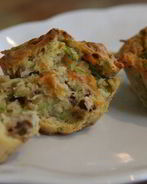 Маффины с цукини, морковью и орехами пекан