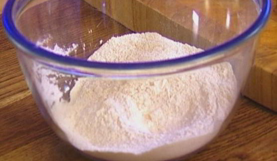 маффины со свежей малиной и миндальной корочкой