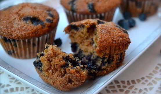маффины здоровье с цельнозерновой мукой и черникой