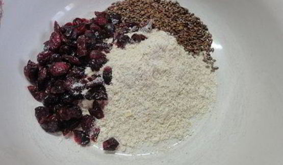 морковно-апельсиновые маффины с клюквой