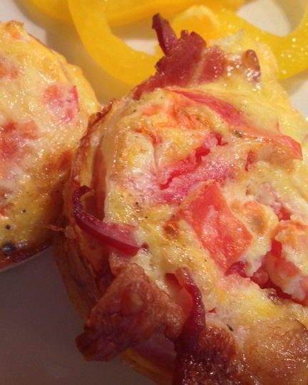 Рецепт омлетна-беконового маффин на завтрак