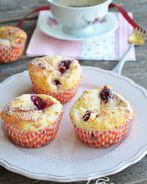 Творожные маффины с кокосом и малиной