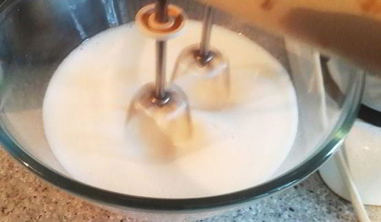 вишневые маффины со сливками