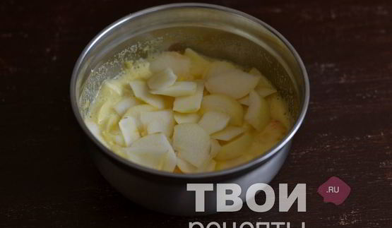 манник с яблоками