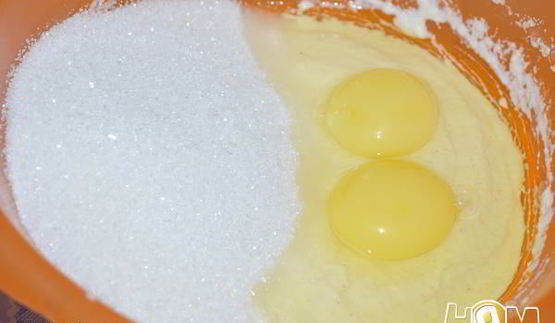 манник с яблоком