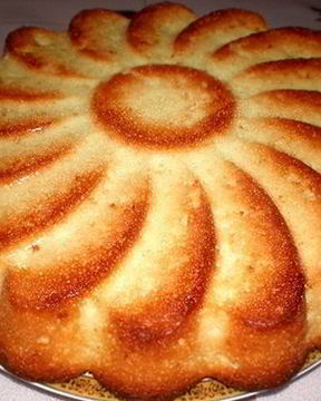 Нежный манник на кефире по-домашнему