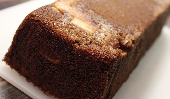 шоколадный манник с карамельными яблоками