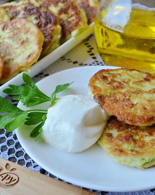 Быстрые оладьи из кабачков