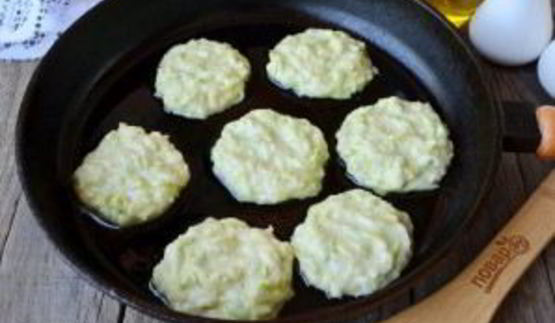 быстрые оладьи из кабачков