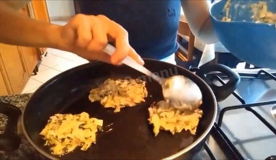 оладьи из кабачков с сыром и ветчиной