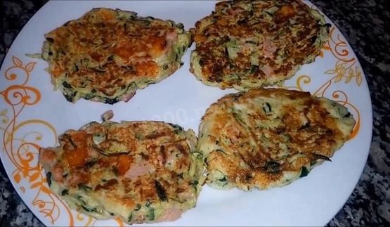 оладьи из кабачков с сыром и ветчиной