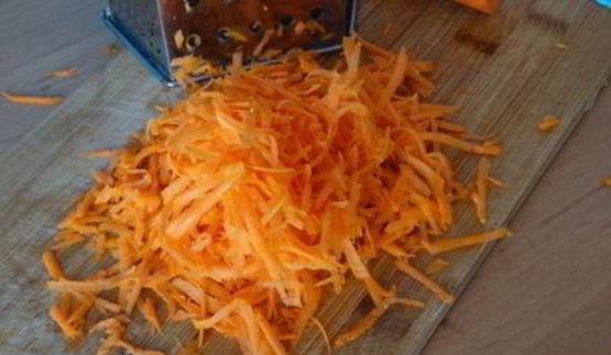 оладьи из пекинской капусты с огуречным соусом