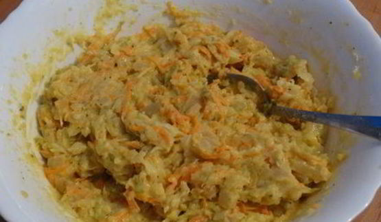 оладьи из пекинской капусты с огуречным соусом