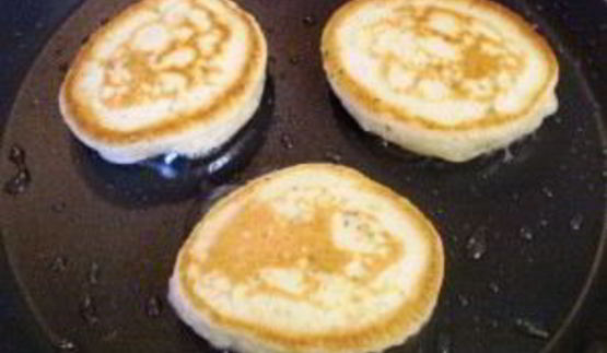 оладьи на кефире и дрожжах