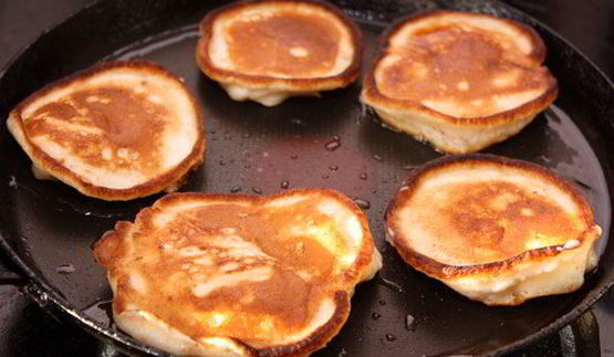 оладьи с яблоками