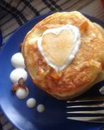 Творожные оладьи с яблоками