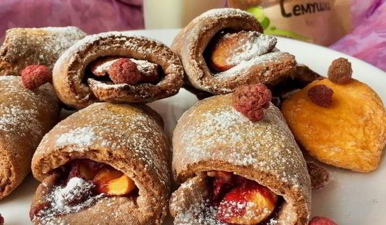 дважды малиновое печенье с персиком