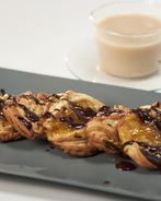 Песочное печенье с шоколадным чили соусом