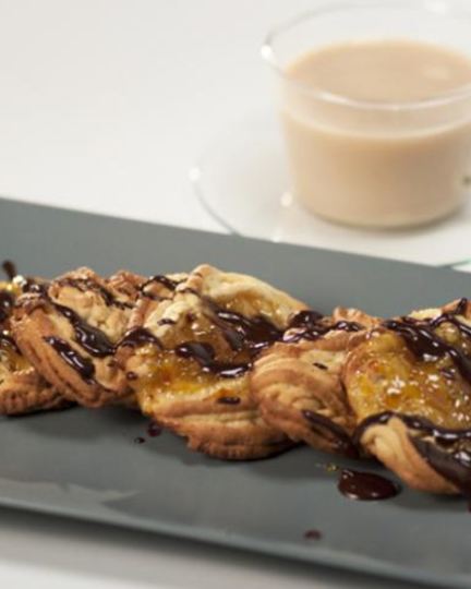 Рецепт песочного печенья с шоколадным чили соусом