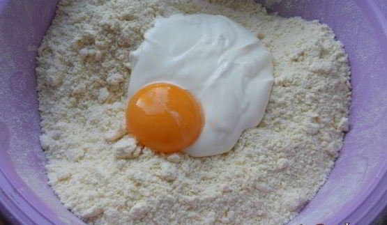 простое печенье из быстрого слоеного теста на сметане