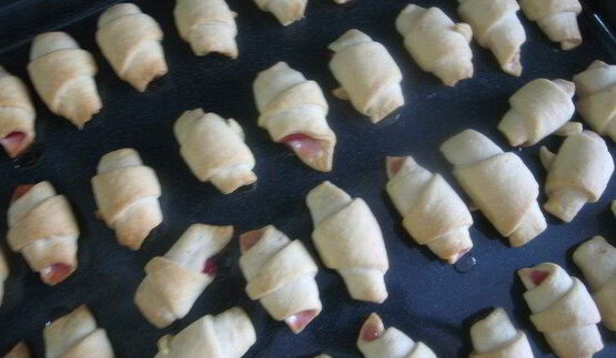 рассыпчатые рогалики вкус детства на сметанно-дрожжевом тесте