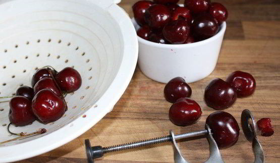 черешневый пирог с кедровыми орехами