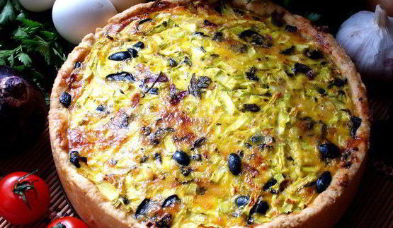 киш с кабачками и маслинами
