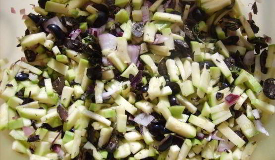 киш с кабачками и маслинами