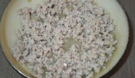 пирог мясной из слоеного теста