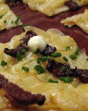 Пирог с беконом и луком