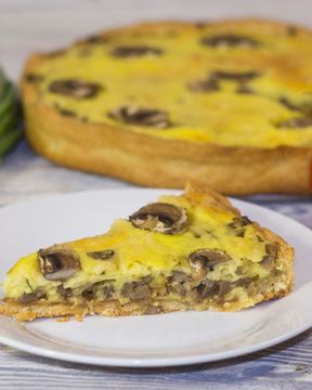 Пирог с грибами и сыром
