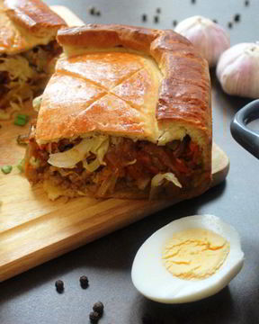 Пирог с мясным бульоном